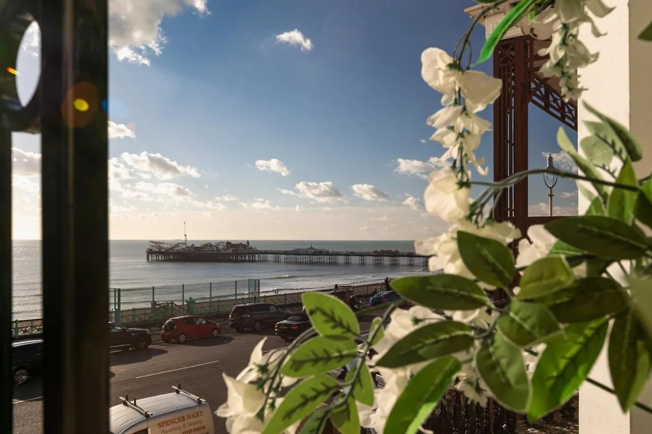 Marine Parade Sea View 2-Bedroom Apartment Hove