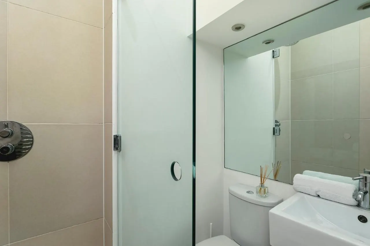 Marine Parade Sea View 2-Bedroom Apartment Hove