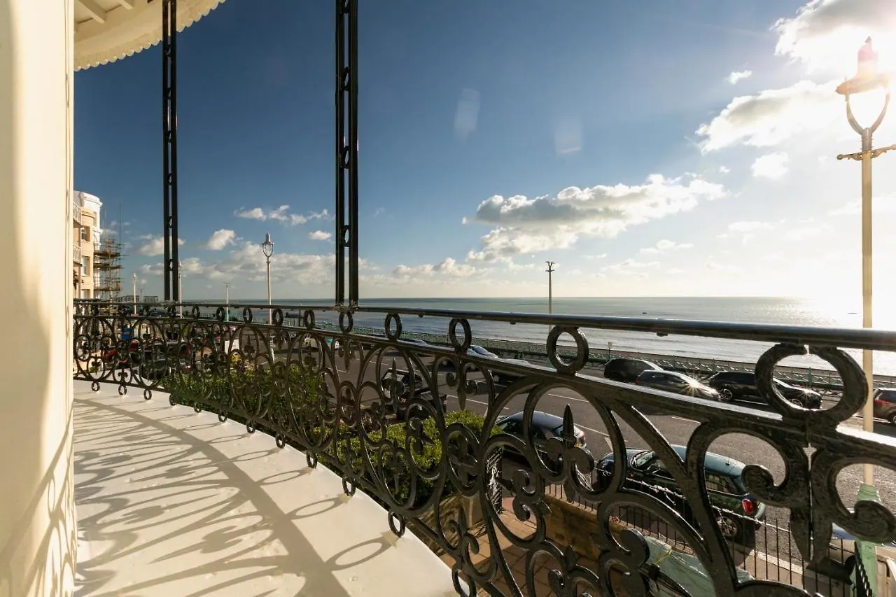 Marine Parade Sea View 2-Bedroom Apartment Hove