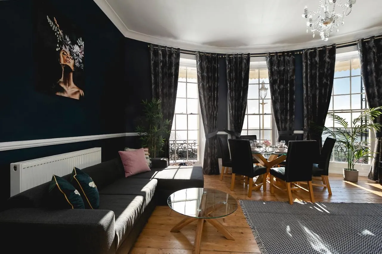 Marine Parade Sea View 2-Bedroom Apartment Hove 0*,  Großbritannien