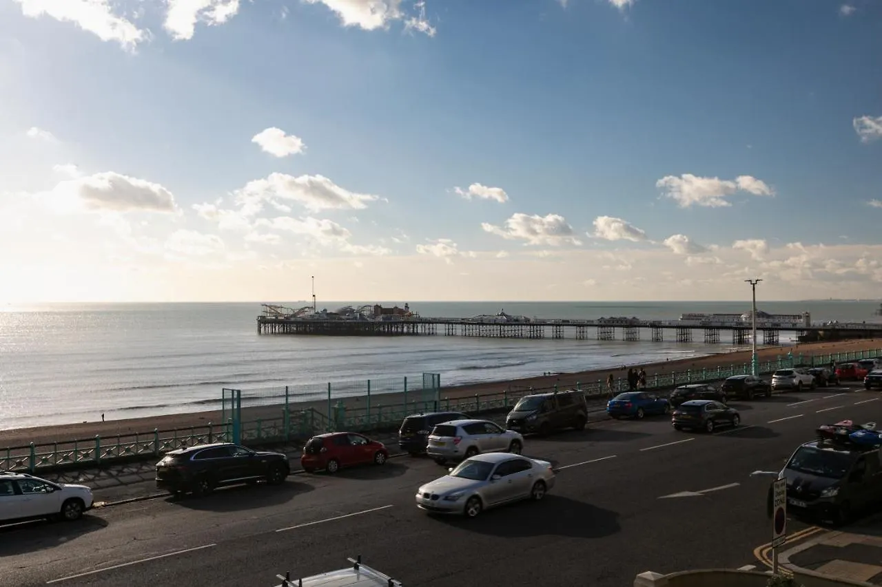 Marine Parade Sea View 2-Bedroom Apartment Hove